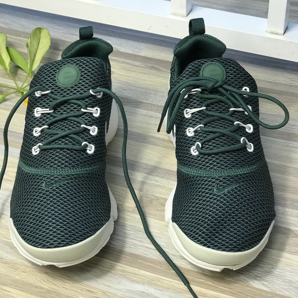 NWT Nike Air Presto Fly Green WMNS - Picture 2 of 8